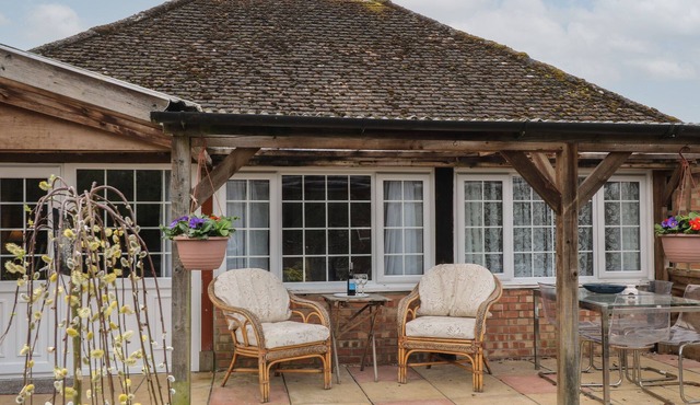 LITTLE BARBER, pet friendly, with a garden in Reading