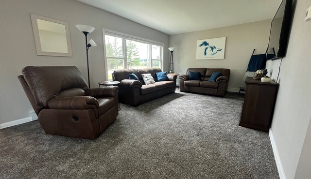 Little Bay de Noc 3 Bedroom Home w/Lake & Fishing nAccess nn