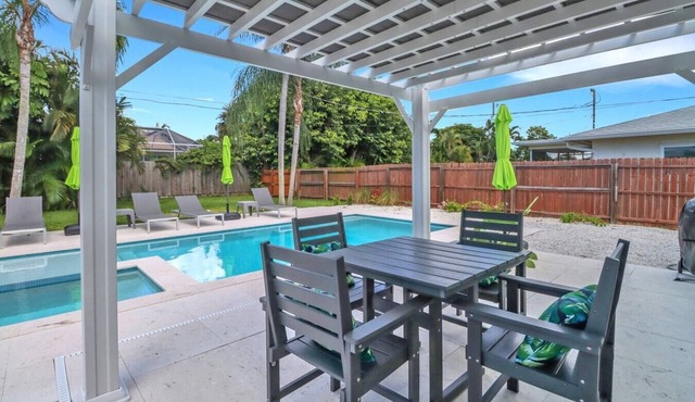 Little Beach House w/POOLandSPA - Vanderbilt Beach