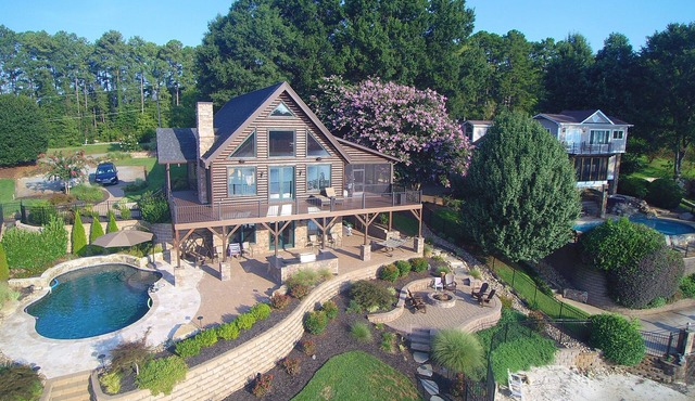 Little Bear Lodge at Lake Norman!