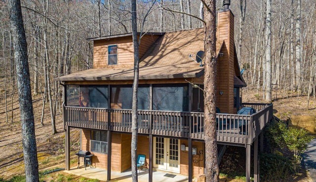 Little Bear Lodge- Pet Friendly-Centrally Located-UNDER NEW MANAGEMENT