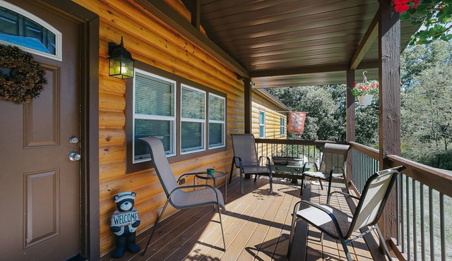 Little Bear Lodge with Babbling Brook on 3+ Acres Lehigh Valley/Allentown, PA