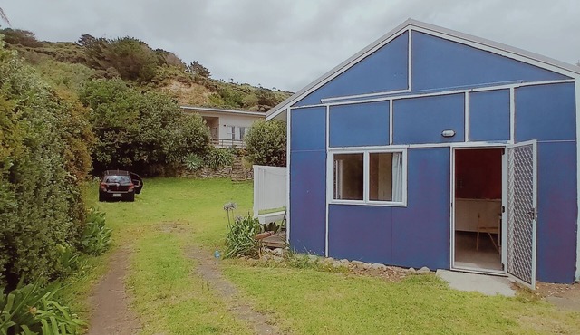 'Little Blue Bach' Sunset Beach