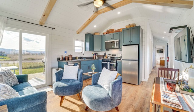 Little Blue Cabin! Country Stay Near Williamsport