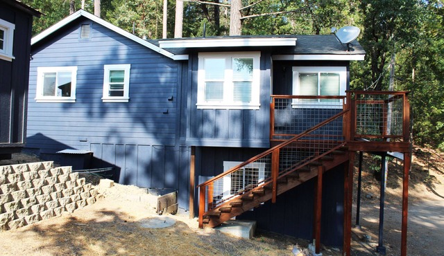 Little Blue Mountain Cottage on Cobb Mountain Serene area perfect unplug getaway