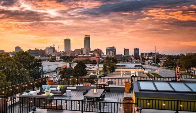 Little Bo Hideaway - A unique, urban experience awaits you!n@littlebohideaway