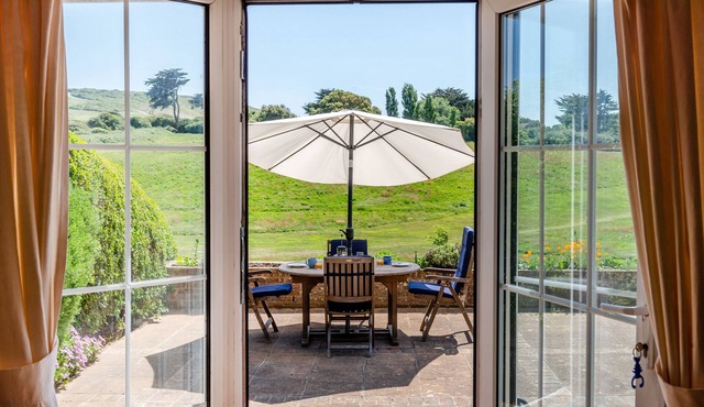 Little Breacon - Two Bedroom House, Sleeps 6