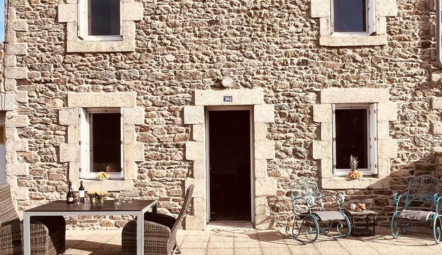 little breton farm in the calm green - only 15min to the sea