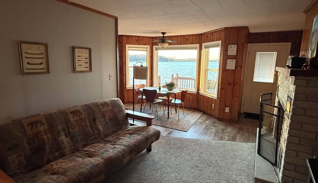 Little Cabin on the Lake - BIG on amenities including NEW hot tub and sauna!