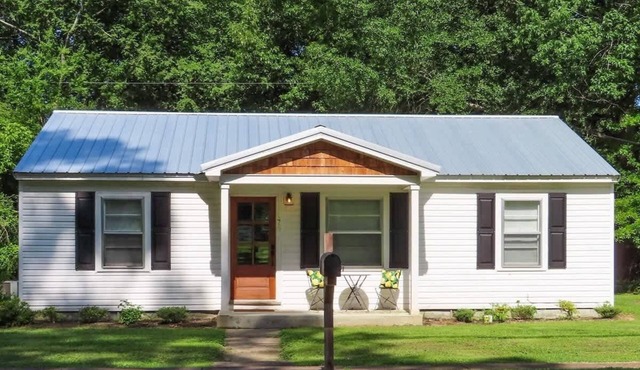 Little Cedar Cottage close to everything