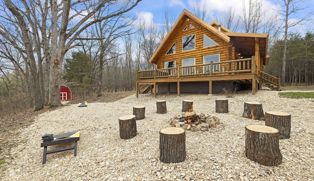 Little Cedar Lodge-Amazing Lake and Mountain Views -Hot Tub-Fire Pit