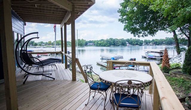 Little Chi Spot Lakehouse- sleeps 20, FREE boat slip