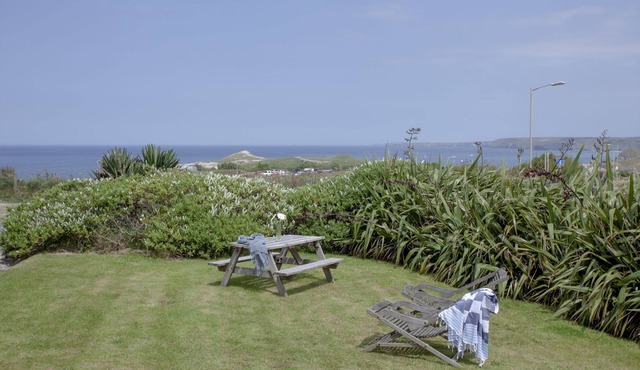 Little Close, Lusty Glaze - Sea Views