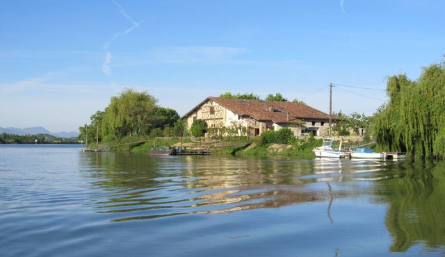 Little corner of paradise, on the banks of the Adour 2/10 pers.