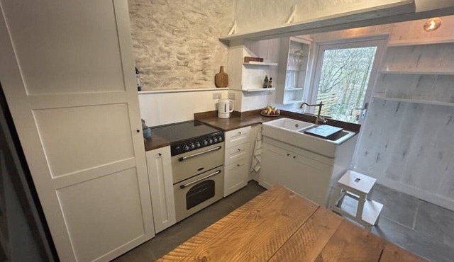 Little Cottage, Big Character! A great base for exploring South Wales