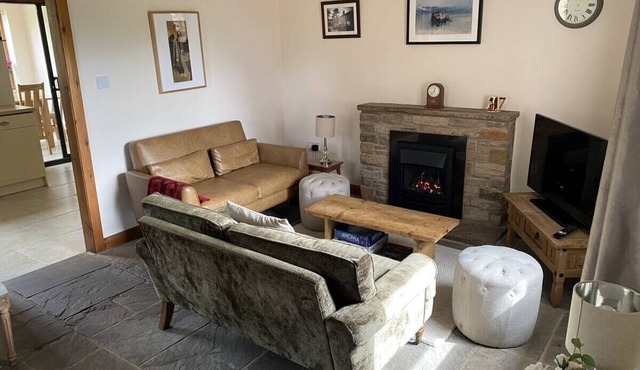 Little Cottage - A Peaceful 3BD Retreat for 5