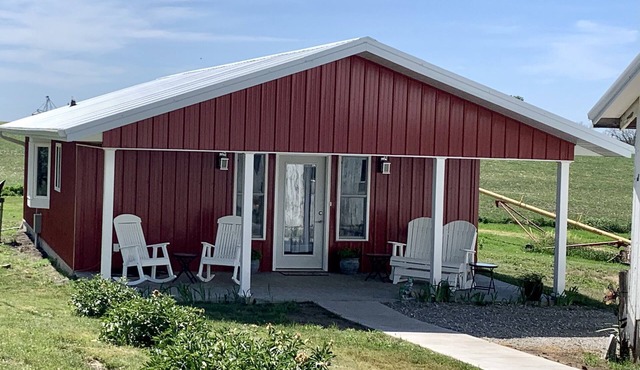 Little Country House a Quiet Countryside Getaway!