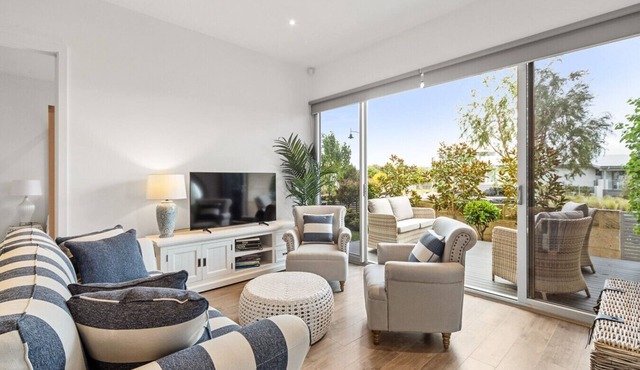 Little Cove - Safety Beach