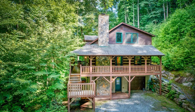 Little Creek Lodge - Creek side Valle Crucis cabin with Hot Tub Minutes to Boone!