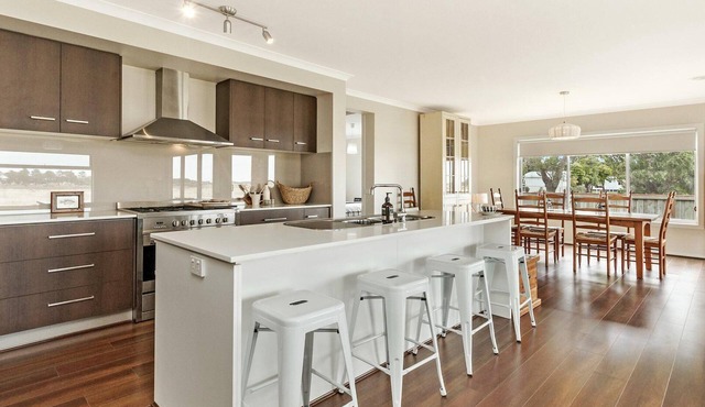 Little Croft - Central Home Stones Throw To Town