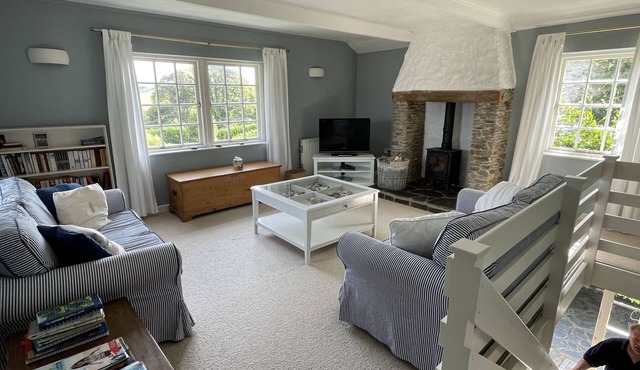 Little Crugsillick - a barn conversion that sleeps 4 guests in 2 bedrooms
