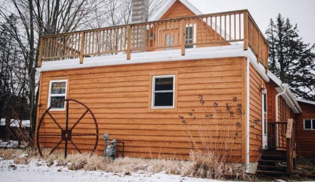 Little Farm Lakeview Studio