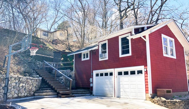 Little Fox Cottage - A Cozy Riverview Getaway