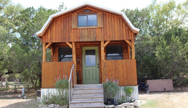 Little Frio Cabin - Cozy Log Cabin