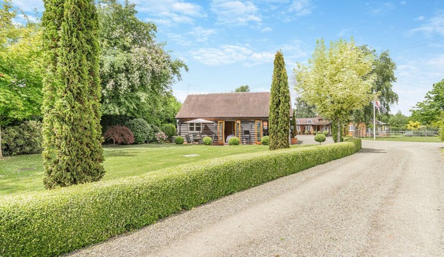 Little Gable - Two Bedroom House, Sleeps 4