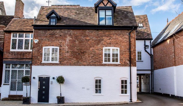 Little George, Henley-in-Arden Luxury Apartment with Private Parking