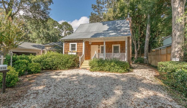 Little Gingerbread Cabin - 110 Jordan Lane