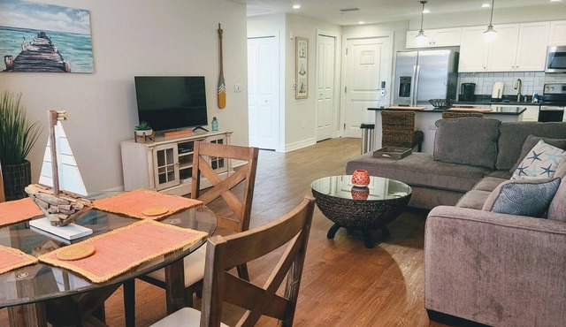 Little Harbor / The Lookout Sleeps 5 - Panoramic Waterfront Sunset Views