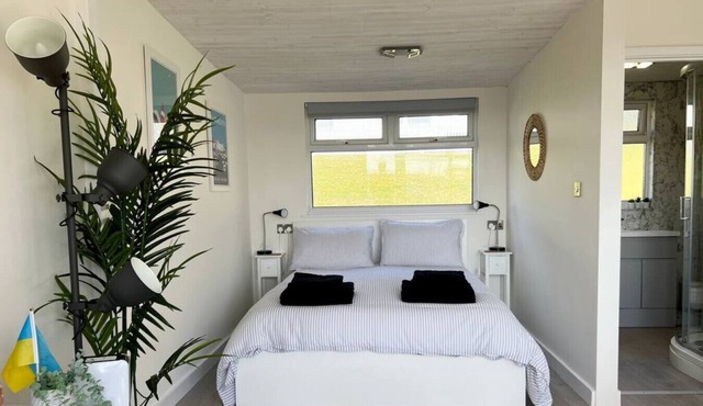 Little Haven, one bed chalet in Dartmouth, Devon