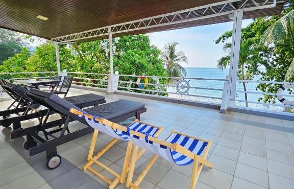 Little Heaven by Sky Hive, A Beach Front Bungalow