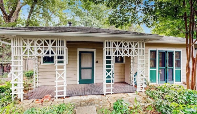 Little House Nashville: Convenient, Eclectic, Cozy, with 47 5-Star Reviews