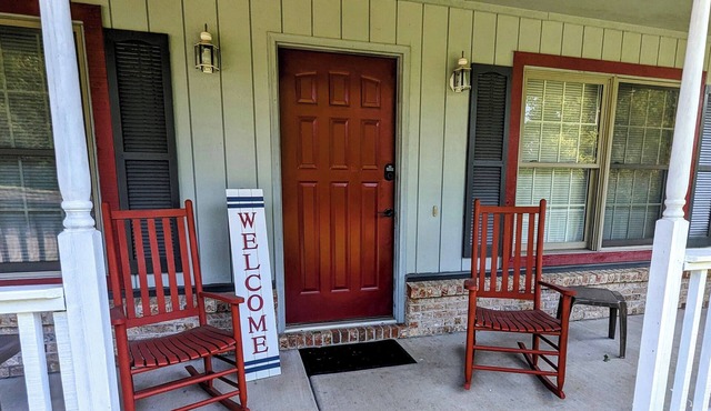 Little House on the "Parkway" in Beautiful Tellico Village Lake/Golf Community