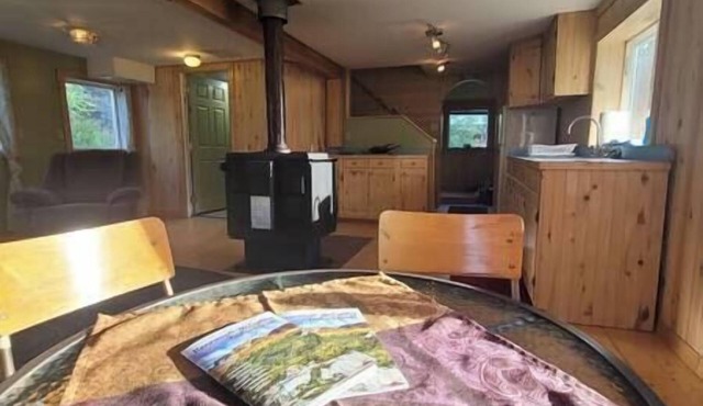 Little House: Rural Two Bedroom Cabin At WMH