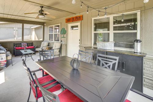 Little Indian Resort Cabin Pool and Walk to Lake!