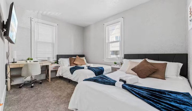 Little Italy · 2 TVs · 2 Cozy Beds · Fast Wifi