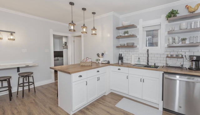Little Italy! Close to Cleveland Clinic, University Hospital & University Circle