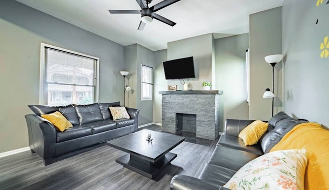 Little Italy Gem: Close to CWRU, Cleveland Clinic & Top Restaurants w/King Bed