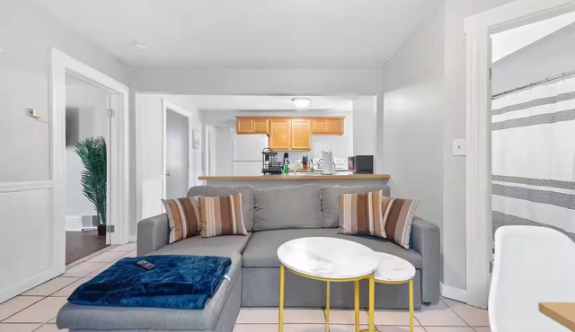 Little Italy · Group Stay · 4 TV's · Pet Friendly