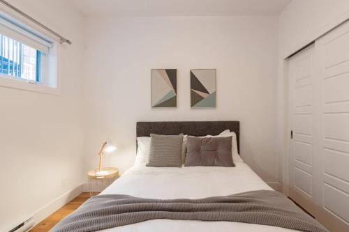Little Italy Spacious 2 Bedroom Condo Free Parking