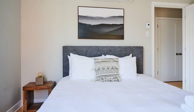Little Italy - Trendy Little Italy 3 Bedroom Condo