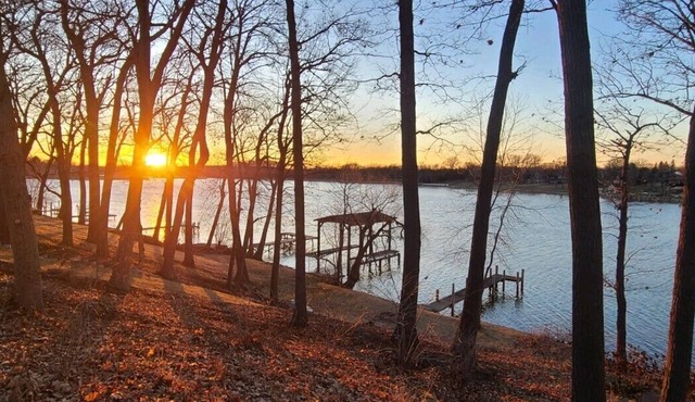 Little Lake Butte Des Morts/Fox River Retreat.Sunsets on Palisades