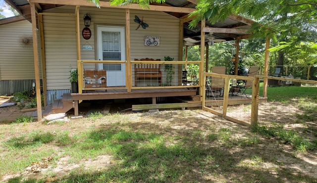 Little lake house/Fish cabin get away