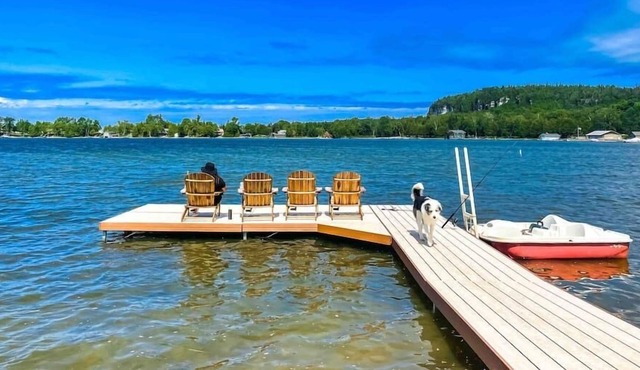 Little Lake Lookout: Beach, Views, Dock, Dogs!
