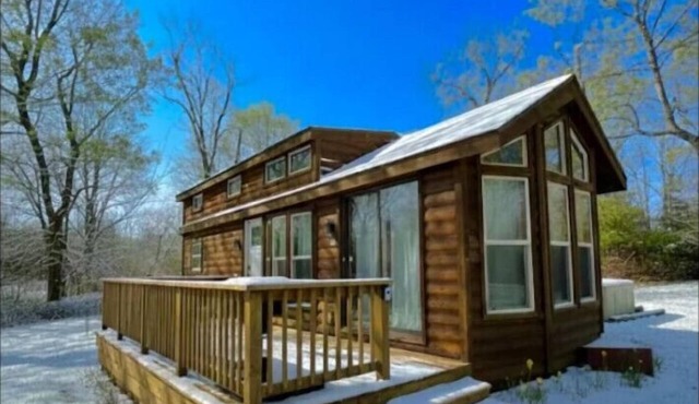 Little Lantern Cabin