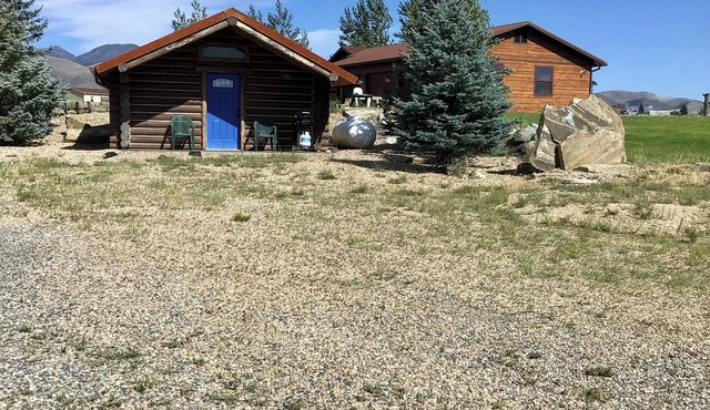 LITTLE LOG CABIN IN THE RUBY