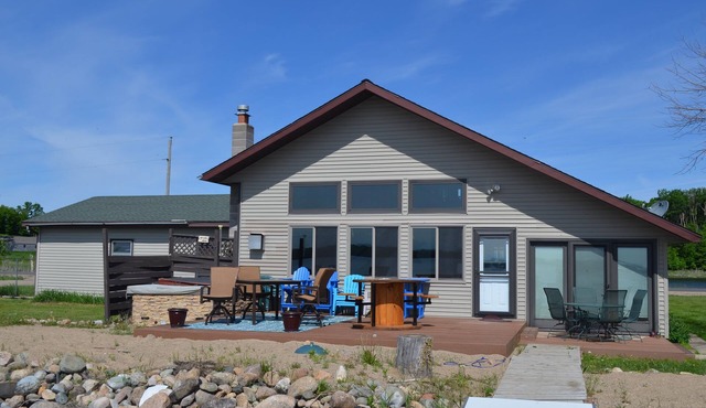 Little McDonald Lake Beach Front Home